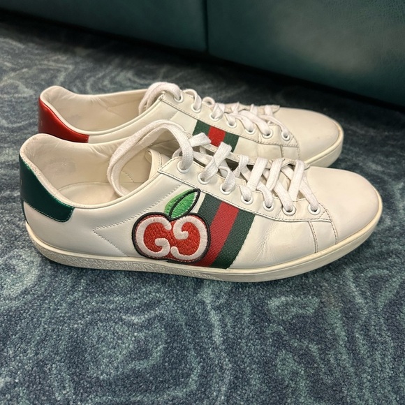 Gucci Shoes - Gucci White Sneakers with Red and Green Stripes size EU 42 (USA 10